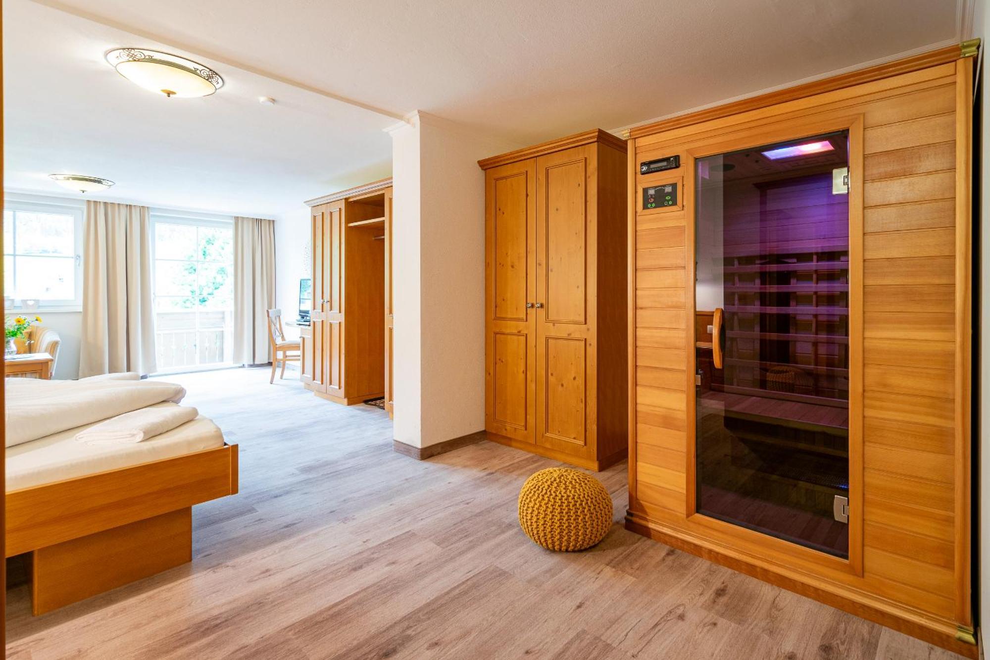 Landhotel Hubengut Bed And Breakfast 라드스타드트 외부 사진