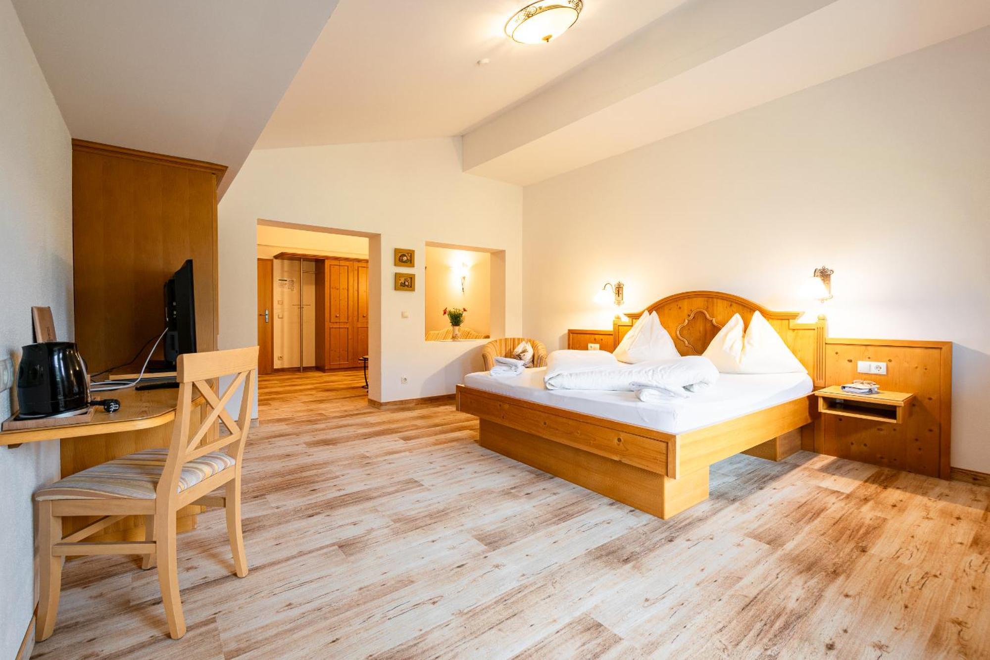Landhotel Hubengut Bed And Breakfast 라드스타드트 외부 사진