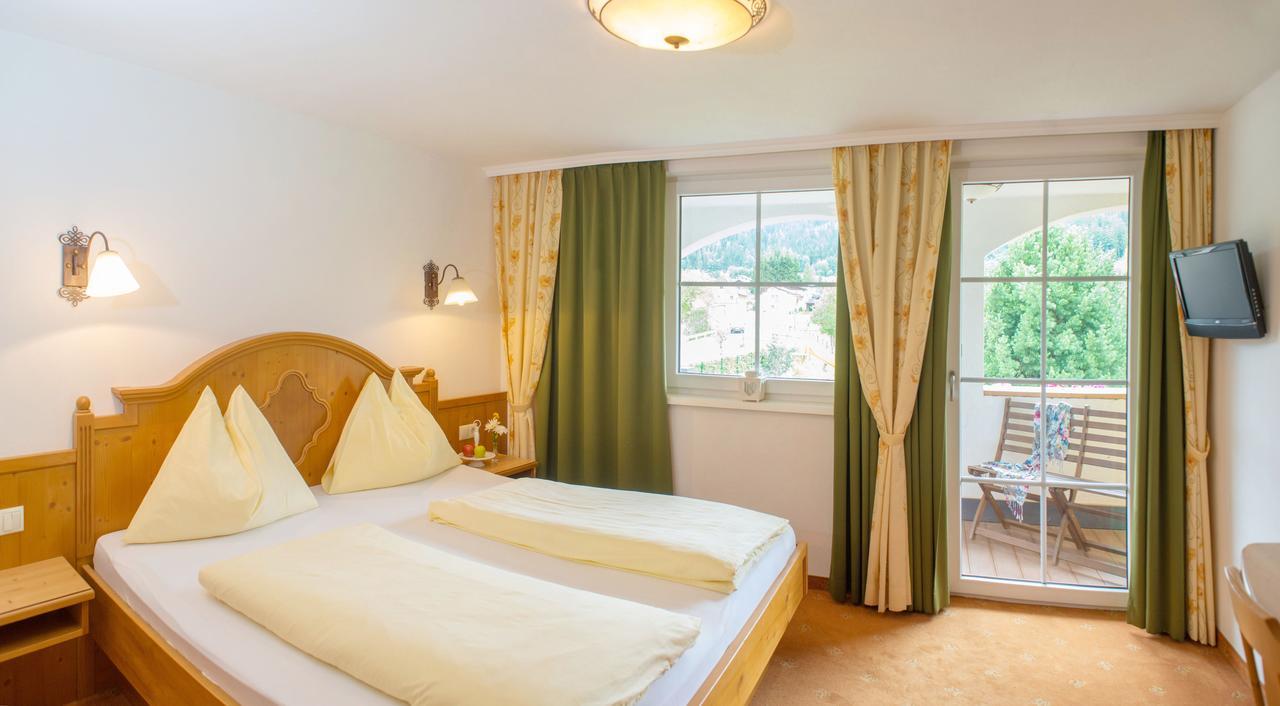 Landhotel Hubengut Bed And Breakfast 라드스타드트 외부 사진