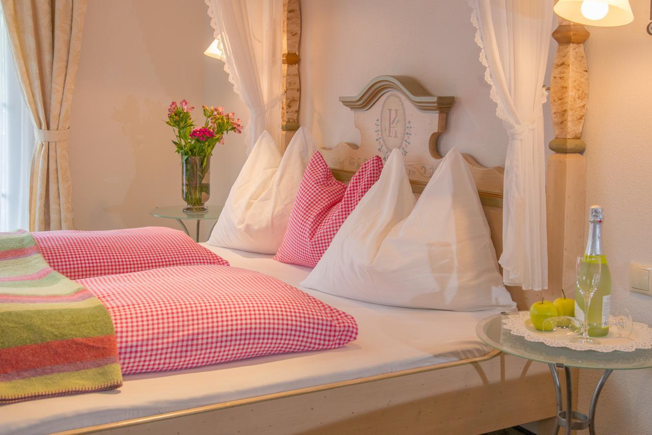 Landhotel Hubengut Bed And Breakfast 라드스타드트 외부 사진