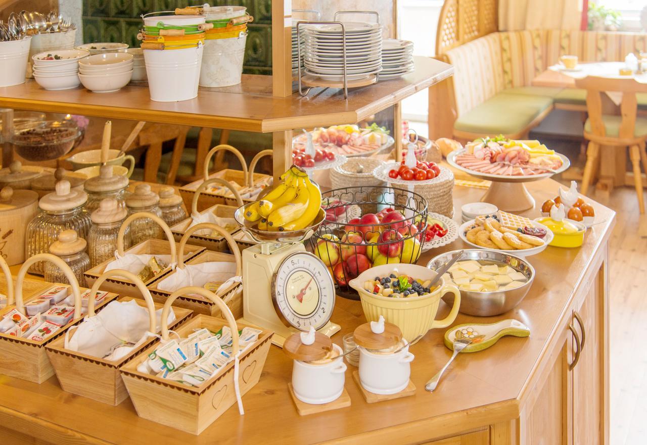 Landhotel Hubengut Bed And Breakfast 라드스타드트 외부 사진