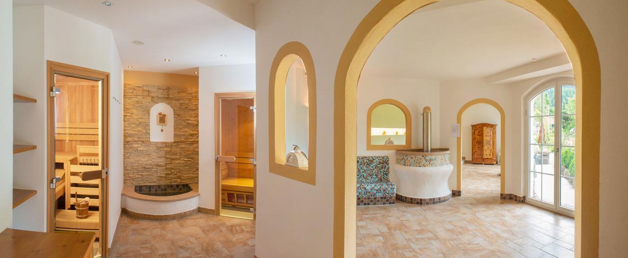 Landhotel Hubengut Bed And Breakfast 라드스타드트 외부 사진