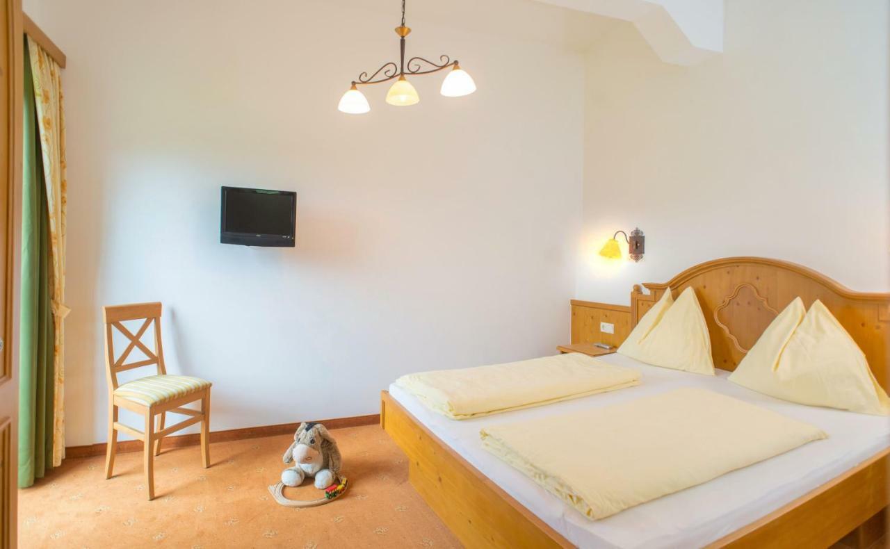 Landhotel Hubengut Bed And Breakfast 라드스타드트 외부 사진